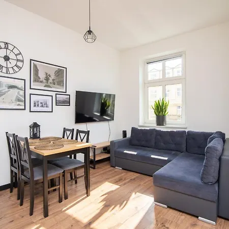 Portowa 11 Апартаменты *